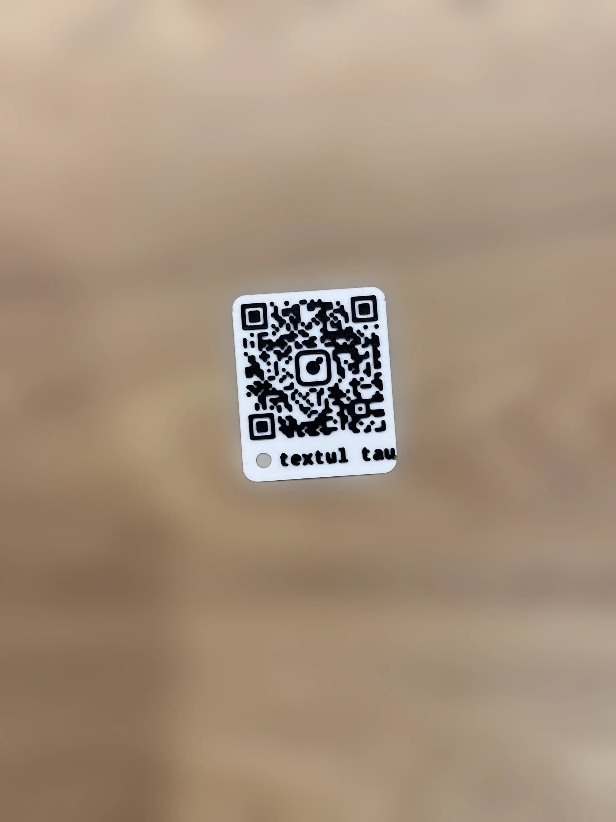 Breloc personalizat cu cod QR/NFC