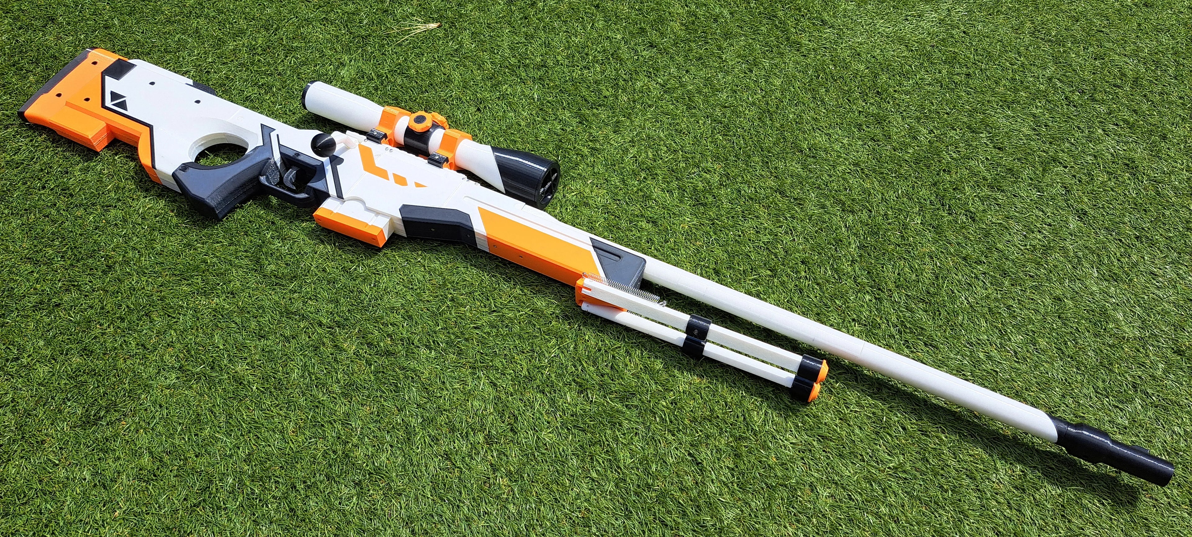 Pusca AWP Asiimov, Counter Strike 2, marime reala, 120 cm, mecanism lansare elastice, distanta pana la 15m, jucarie interactiva & pentru colectionari