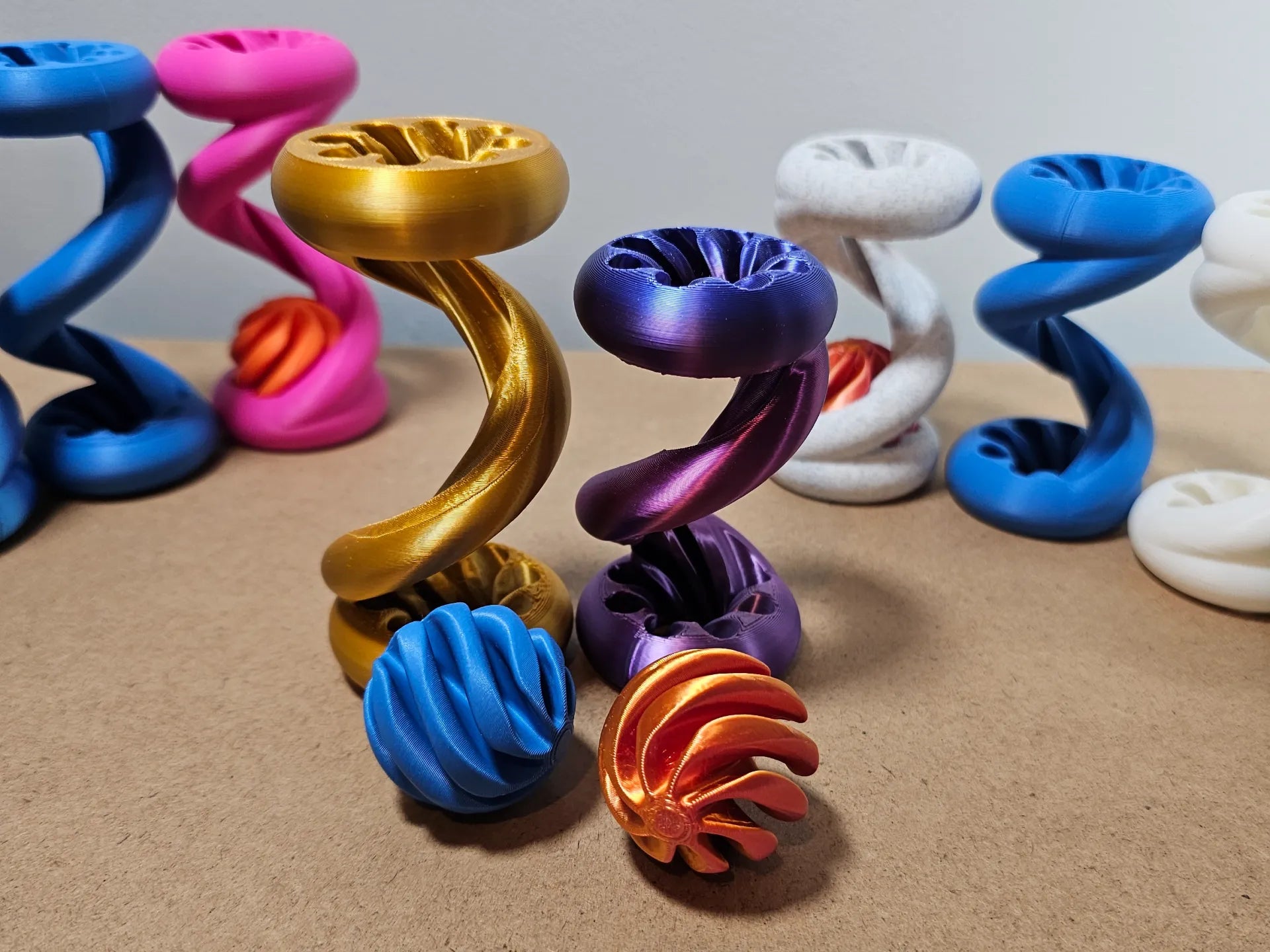 Spirală Fidget Decorativă 3D, Vârtej Anti-Stres cu Bilă Interioară Rotativă, Model Vortex